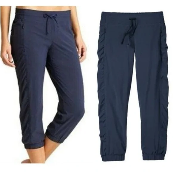 Athleta black Cropped Jogger Pants size 0  used . - Picture 4 of 12